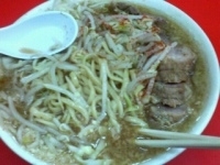 「豚入らーめん（野菜少なめ、ニンニク）750円」@ラーメン二郎 松戸駅前店の写真