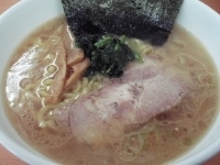 「大和家ラーメン（太麺）+ライス 【630円+100円】」@横浜ラーメン 大和家の写真