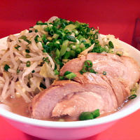 「ラーメン豚入（2枚）￥700・（麺固め・ヤサイマシ・ネギマシ・ニ」@ちばからの写真