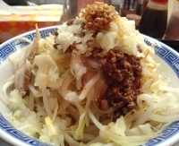 「まぜそば+生卵」@山勝角ふじ 南流山店の写真