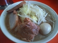 「豚らーめん + 味玉」@らーめん 武丸の写真