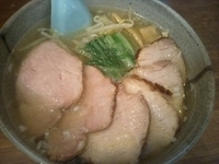 「塩ラーメン（太麺）+チャーシュー（700円+250円）」@パラダイス軒の写真