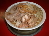 「ラーメン+子豚増し」@ジャンクガレッジ 東大宮店の写真