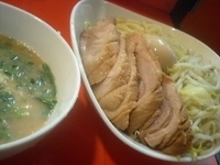 「ごまだれつけ麺（ネギニンニクマシマシ）+豚券+味玉（温玉から変更」@ちばからの写真