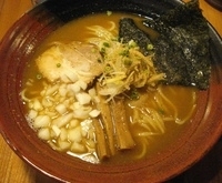 「らー麺大盛、自家製餃子、ライス」@燕返しの写真