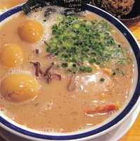「ラーメン（￥680）赤オニ（￥100）替玉×2（￥0）味玉×3（」@博多長浜らーめん 田中商店の写真