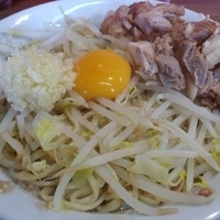 「油そば（ニンニク） 700円」@ラーメン髭の写真