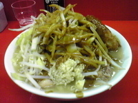 「小（メンチカツカレー、野菜、ニンニク）」@ラーメン 学の写真