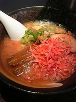 「桜吹雪豚骨【限定麺】 800円」@らーめん 瞠 恵比寿店の写真