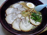 「げんこつチャーシューメン（バリカタ、紅生姜抜き）+替え玉（バリカ」@九州とんこつ 博多屋ラーメン 伊勢崎支店の写真