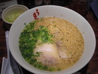 「ラーメン750円」@博多うま馬 東京駅店の写真
