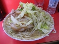 「ぶた入り大ラーメン（にんにく） 750円」@ラーメン二郎 三田本店の写真