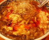 「スーラータンメン&ランチ杏仁950円（クーポンにて750円）」@中国ラーメン 揚州商人 流山店の写真