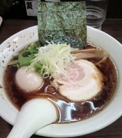 「焦がし醤油ラーメン+半熟煮玉子」@らーめん えんやの写真
