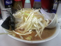 「ネギラーメン￥700 特濃￥100 ネギマシマシ￥150×2 生」@ラーメン 日本一の写真