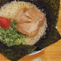 「正油ラーメン（￥700）のり（￥100）替え玉（￥100）」@にんにくや 堀之内店の写真