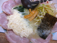 「ネギトロチャーシュー麺（醤油）￥1,100」@壱発ラーメン 八王子店の写真