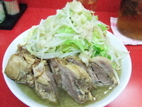 「小ラーメン 680円 豚 200円  野菜/ニンニク/アブラ」@らーめん豚喜の写真