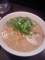 「ラーメン（固め、辛いの少な目）」@京都銀閣寺 ますたにラーメン 日本橋本店の写真