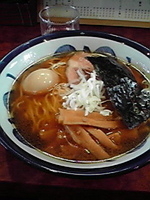 「鶏清湯ラーメン（醤油）+味玉」@つけ麺 目黒屋の写真