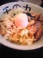 「倍盛り+温玉+ねぎ増し ワンタンスープ」@油そば専門店 万人力の写真