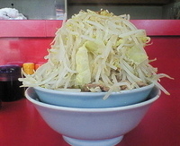 「小ラーメン+小豚+野菜マシマシ（野菜ダブル?）」@ドン-キタモトの写真