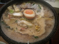 「石焼野菜うま煮しょうゆらーめん「半ライス付き」（819円）」@石焼らーめん 火山 春日部店の写真