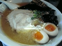 「醤油豚骨らーめん&味玉」@らーめん 大門の写真