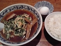 「かき揚げラーメン+ライス+生玉子 500円（Bランチ）」@中華シゲタ マルエツ六ッ川店サニーロード内の写真