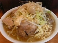 「小豚（にんにくアブラからめ）」@ラーメン二郎 立川店の写真