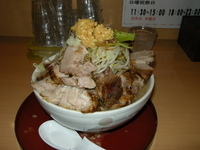 「ド魂麺大盛+角煮+ニンニク+野菜+辛め」@魂麺の写真