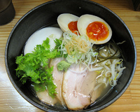 「塩しろ八麺+わさび」@旬麺しろ八の写真