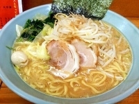 「◎とんこつ醤油大盛り+もやきゃべ￥950」@横浜ラーメン 湘家 前橋店の写真