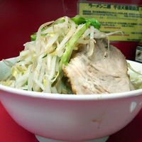 「小ラーメン￥650（麺硬め・ヤサイマシマシ・ニンニク少し）」@ラーメン二郎 千住大橋駅前店の写真