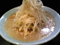 「ラーメン（ヤサイダブル、ニンニク）」@ラーメン 新橋店の写真