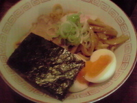 「油そば 600円+半熟玉子 100円」@とんちん亭の写真