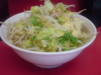 「小豚+野菜+カラメ」@ラーメン二郎 千住大橋駅前店の写真