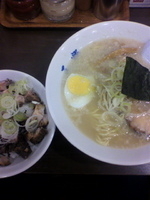 「楽らーめんぶた飯セット（硬め）￥800」@銀座元楽の写真