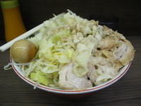 「小豚+味玉」@ラーメン二郎 横浜関内店の写真