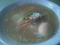 「水郷らぁめん + 半熟たまご」@らぁめんの店 小櫻 レストハウス水郷店の写真