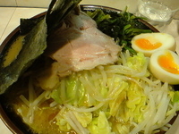 「キャベツともやしラーメン（+のり、+大盛り、+クーポン味玉）80」@神田ラーメン わいず 神田本店の写真