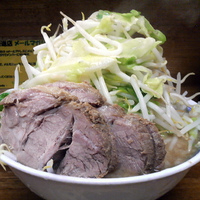 「小ラーメン￥700（麺硬め、ヤサイ、ニンニク）」@ラーメン二郎 新小金井街道店の写真