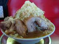 「ラーメン+大豚 ヤサイマシ・ニンニク」@ジャンクガレッジ 東大宮店の写真