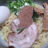 「魚介まぜそば+大盛+味付玉子 680円+100円+クーポン」@三代目 ◯助 MARUSUKEの写真