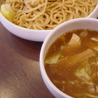 「つけ麺 750円 + 大盛（オープン記念無料サービス）」@づゅる麺 AOYAMAの写真