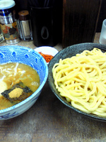 「辛つけ麺+味玉」@六厘舎 本店の写真