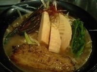 「4月限定 neo豚骨（餃子3個付き）780円」@南青山の写真