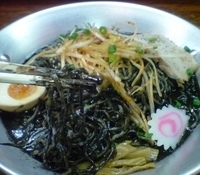 「イカスミ」@元祖まぐろラーメン 本店の写真