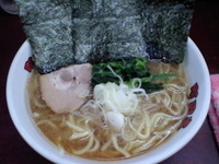 「ラーメン（麺硬め）」@横浜ラーメン 町田家 新宿南口店の写真