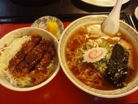 「Bセット（ラーメン+ミニソースかつ丼）（990円）+牛乳（120」@牛乳屋食堂の写真